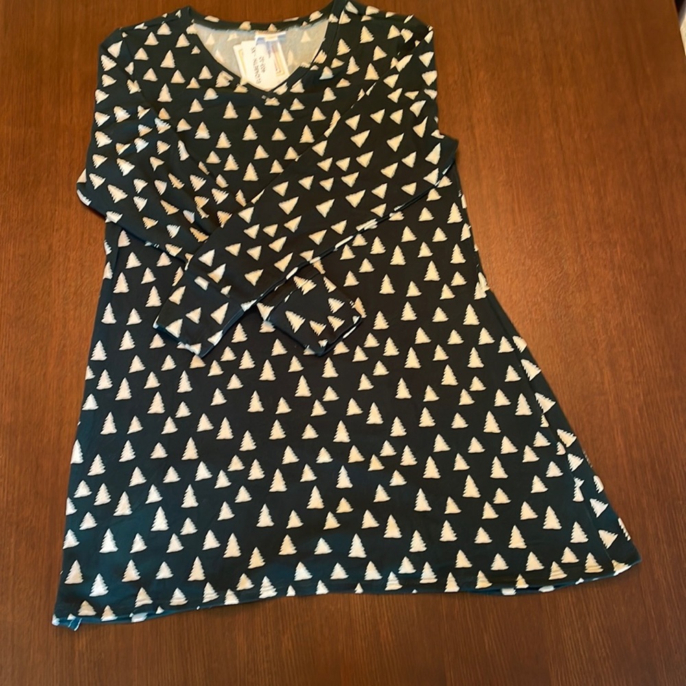 Forest green top, white pine trees print